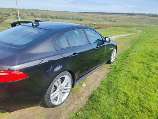 Jaguar XE foto 4