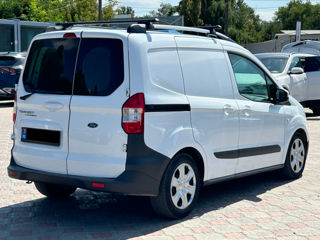 Ford Transit Courier foto 3