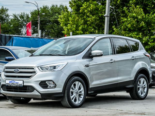 Ford Kuga foto 1