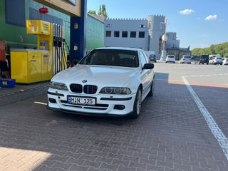 BMW 5 Series foto 10