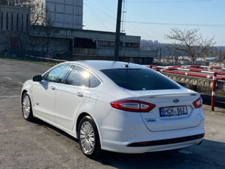 Ford Fusion foto 4