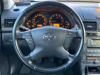 Toyota Avensis foto 12