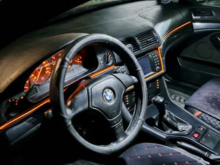 BMW 5 Series foto 10