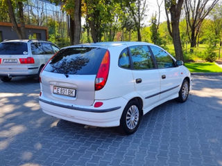 Nissan Almera Tino foto 5