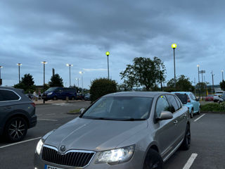 Skoda Superb foto 2