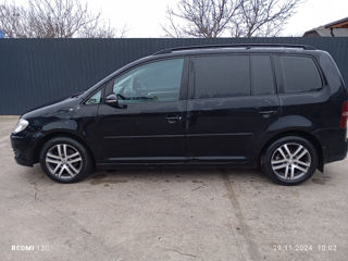 Volkswagen Touran foto 3