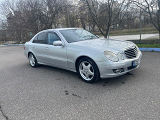 Mercedes E-Class foto 1