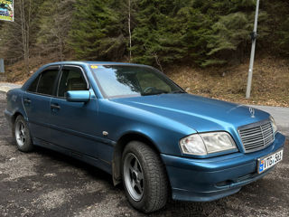 Mercedes C-Class foto 6