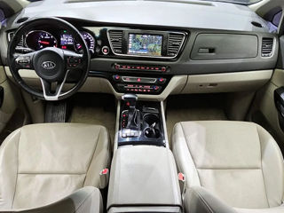 KIA Carnival foto 4