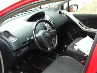 Toyota Yaris foto 1