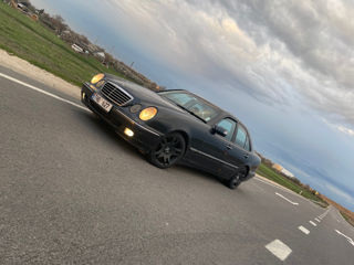 Mercedes E-Class foto 5