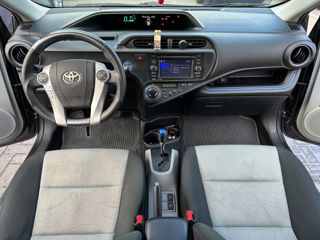 Toyota Prius c foto 10