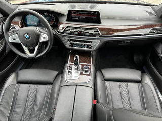 BMW 7 Series foto 11