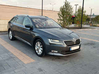 Skoda Superb foto 3