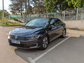 Volkswagen Passat foto 1