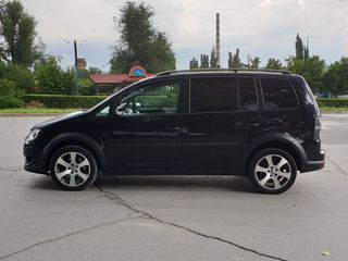 Volkswagen Touran foto 4