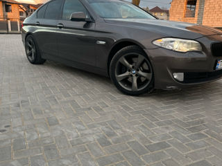 BMW 5 Series foto 4