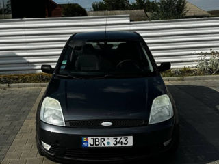 Ford Fiesta foto 4