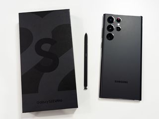 Samsung Galaxy S22 Ultra 8/128 GB Black LN от 557 лей в месяц! Cкидка 1000 лей!