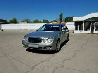 Mercedes E Class foto 1