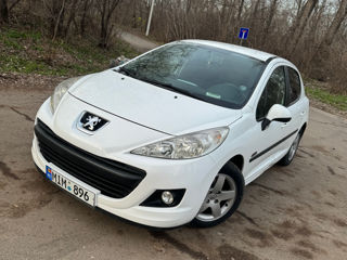 Peugeot 207 foto 2