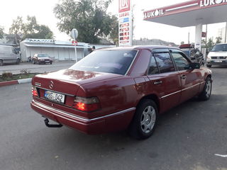 Mercedes Series (W124) foto 5