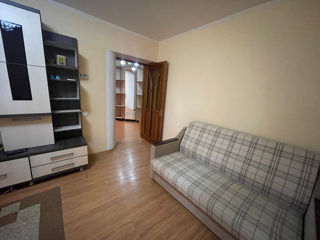 Apartament cu 2 camere, 70 m², Botanica, Chișinău foto 1