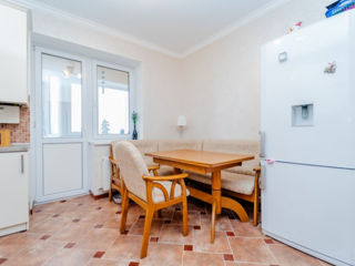 Apartament cu 2 camere, 80 m², Botanica, Chișinău foto 7