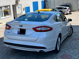 Ford Fusion foto 4