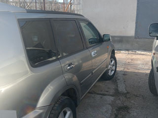 Nissan X-Trail foto 2