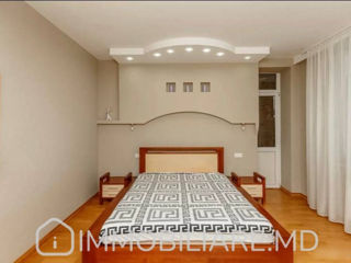 Apartament cu 2 camere, 86 m², Centru, Chișinău foto 2