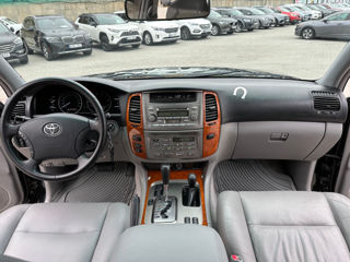 Toyota Land Cruiser foto 8