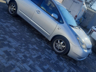 Toyota Prius foto 3