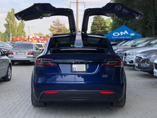 Tesla Model X foto 8