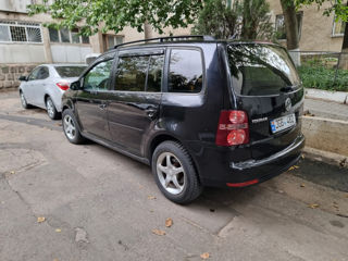 Volkswagen Touran foto 5