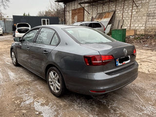 Volkswagen Jetta foto 4