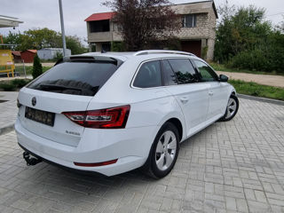 Skoda Superb foto 2