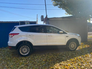 Ford Kuga foto 2