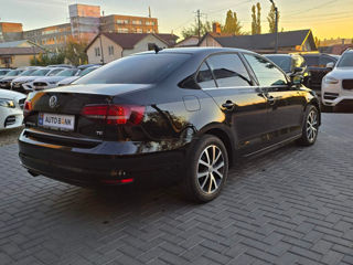 Volkswagen Jetta foto 5