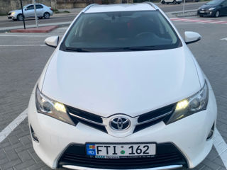 Toyota Auris фото 8