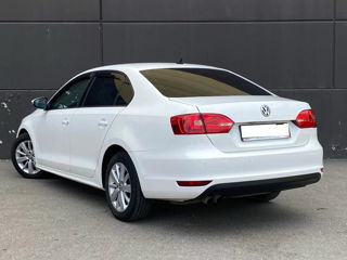 Volkswagen Jetta foto 4