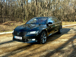 Skoda Superb foto 2