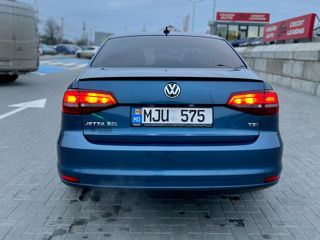 Volkswagen Jetta foto 5