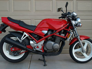 Suzuki Bandit 400 foto 1