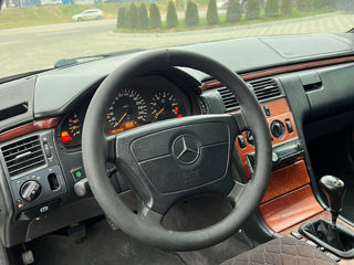 Mercedes E-Class foto 9