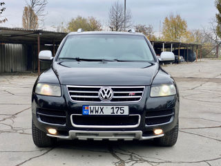 Volkswagen Touareg foto 1