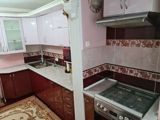 Apartament cu 3 camere,75mp. Botanica, Cuza Vodă.Toamna de Aur. Incalzire Autonoma! foto 7