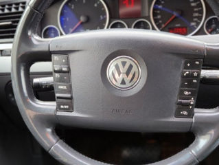 Volkswagen Touareg foto 8