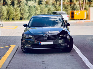 Skoda Superb foto 2