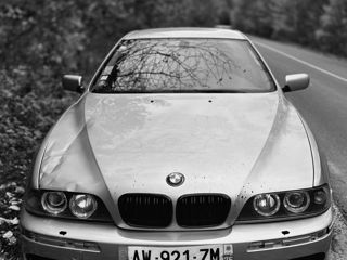 BMW 5 Series foto 4